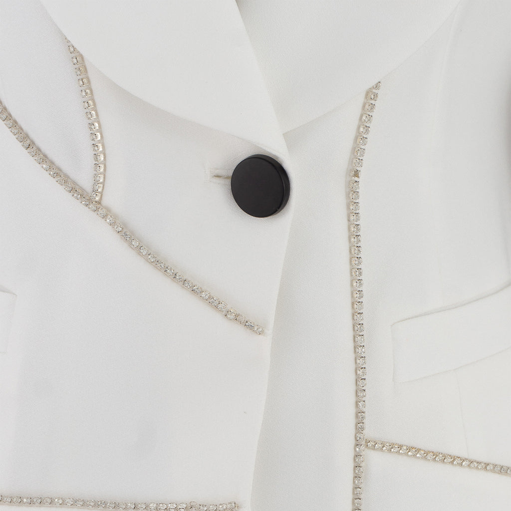 White Women's Suit – Sleek Elegance for Work and Formal Occasions