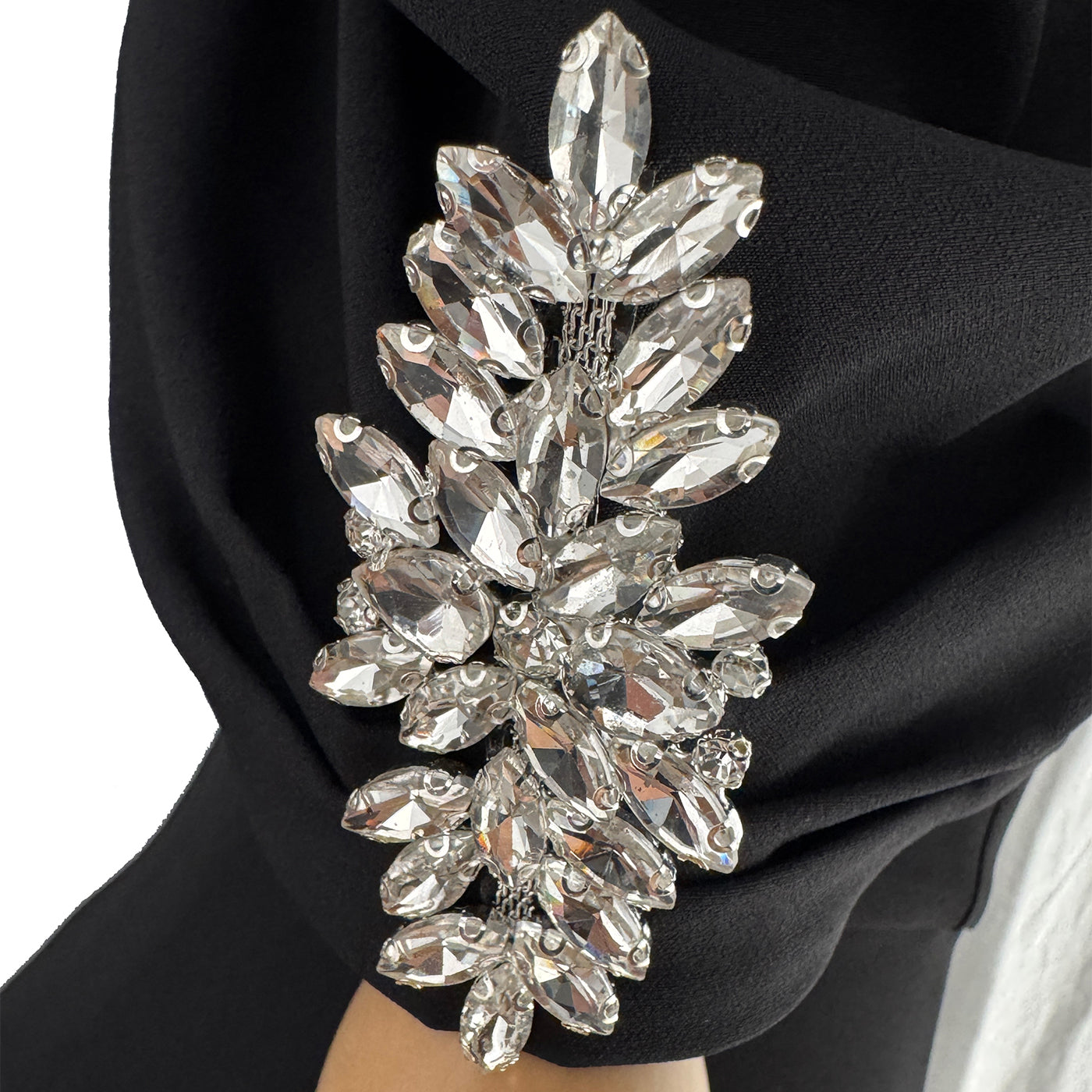 π€ Off-Shoulder Black Midi Dress with Jewel Neckline