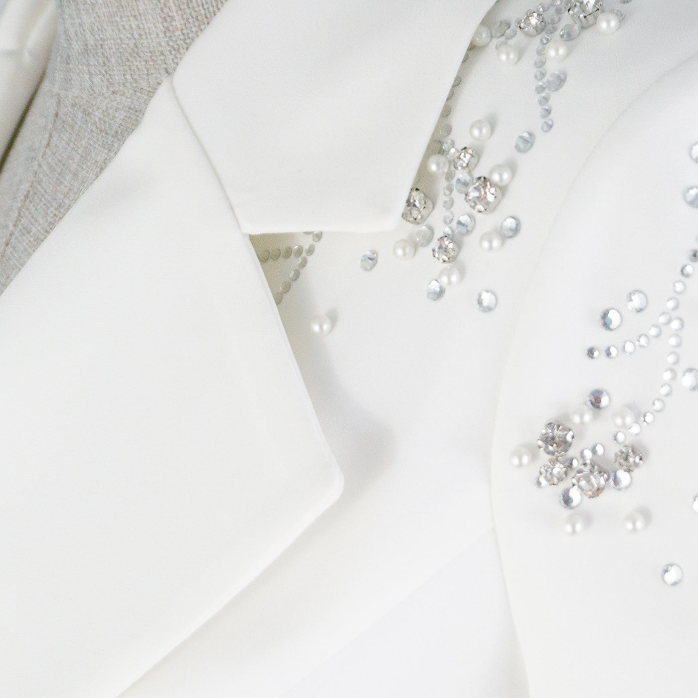 π€ White Embroidered Blazer Dress with Rhinestones