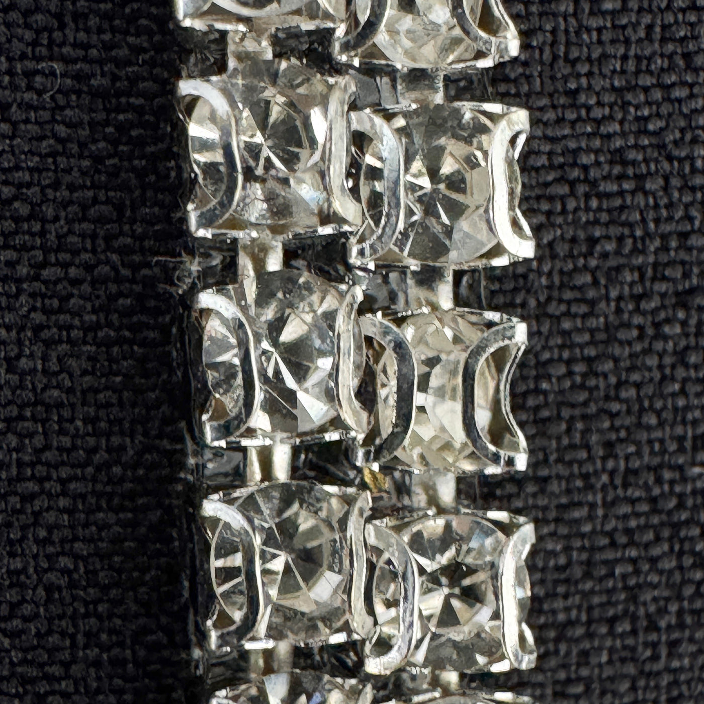 Pearl-Strand Mini Dress – Chic &amp; Confident