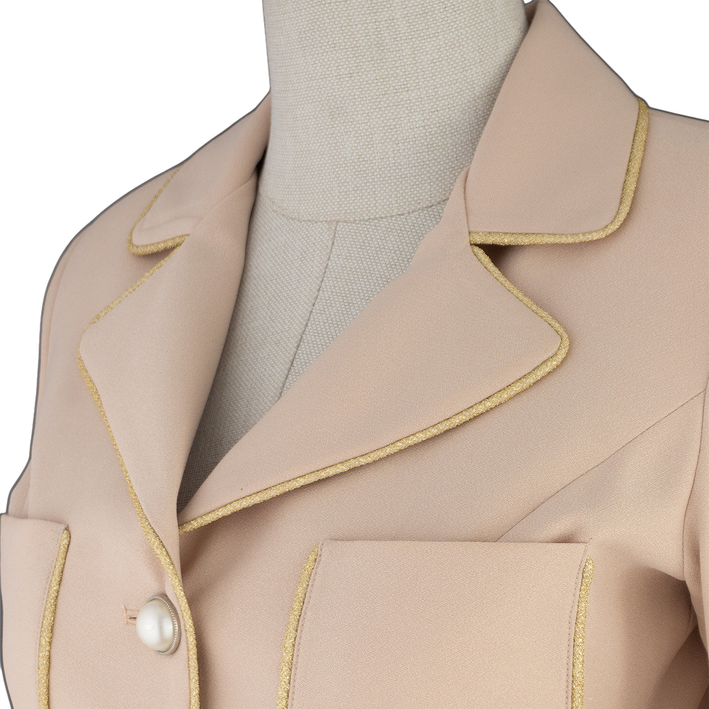 Beige Suit with Belt and Contrast Trim – Elegant with an Edge