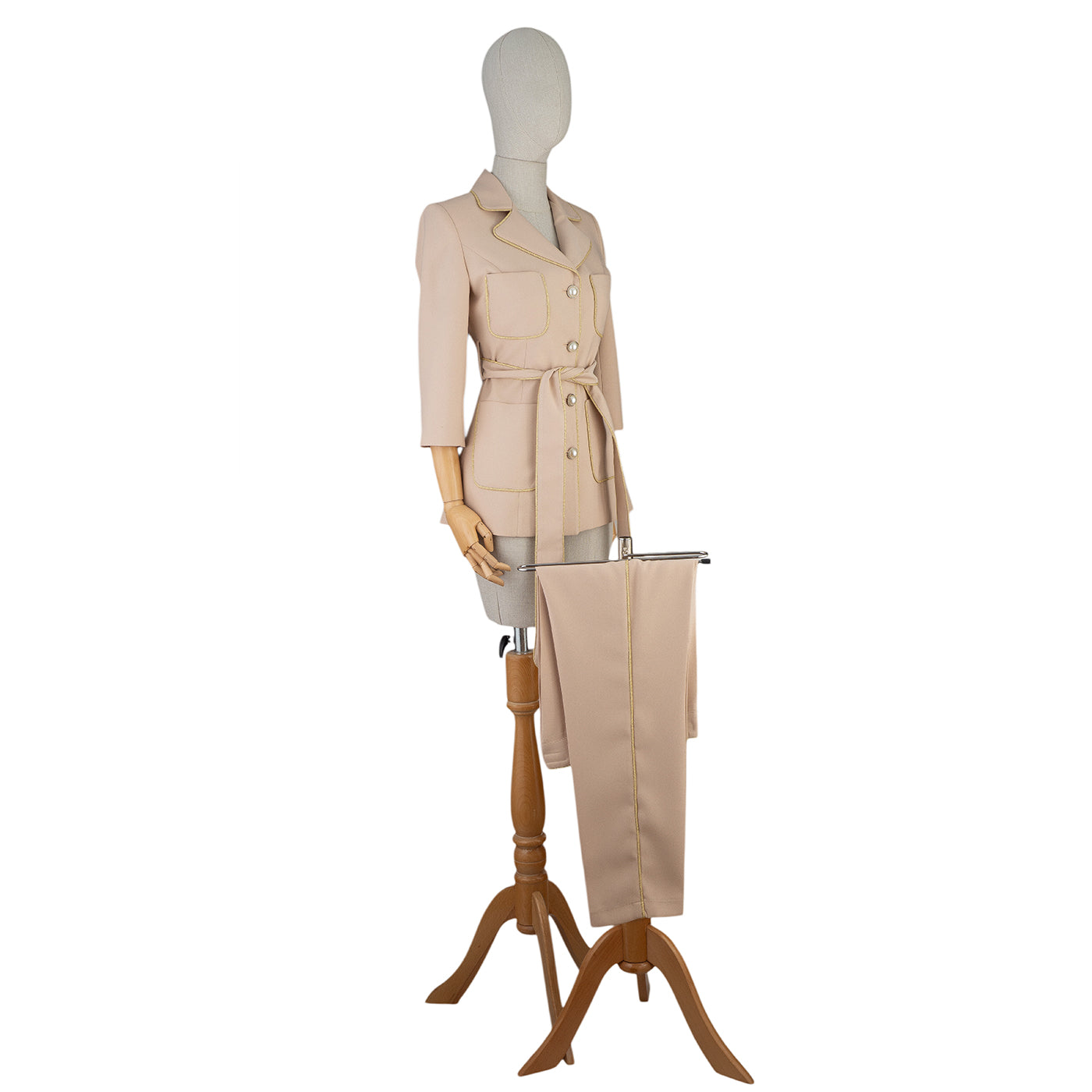 Beige Suit with Belt and Contrast Trim – Elegant with an Edge