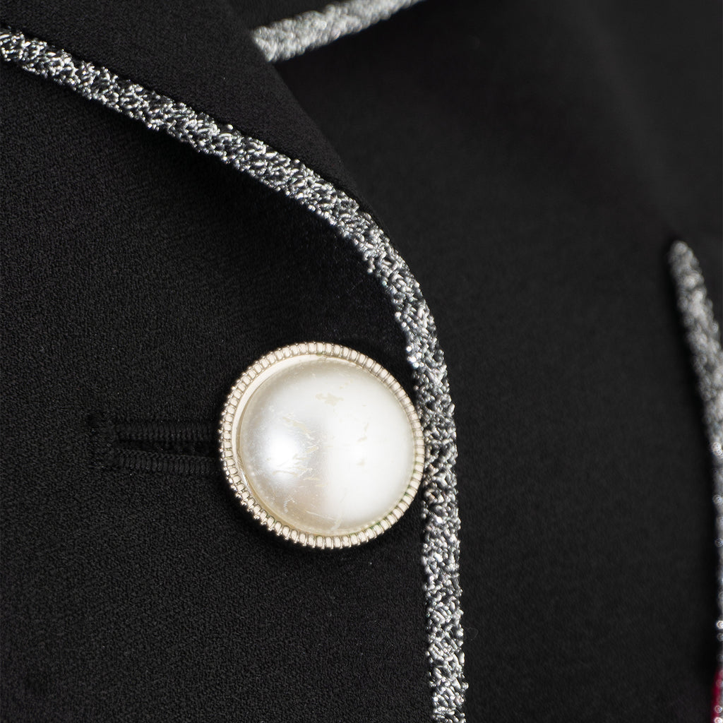 Black Suit with Contrast Trim and Belt – Sharp Elegance for Every Occasion