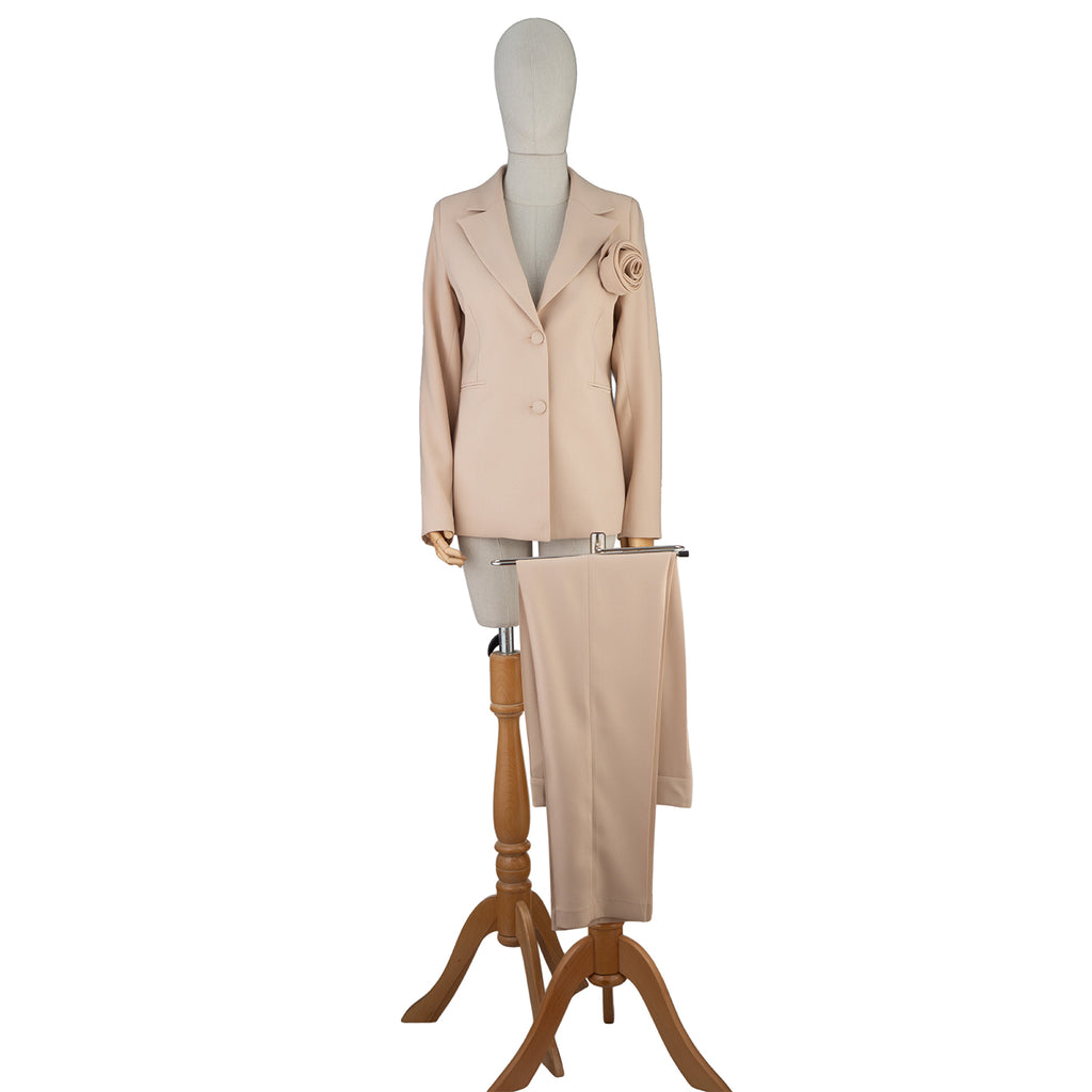 Beige Women’s Suit with Floral Accent — Subtle Elegance