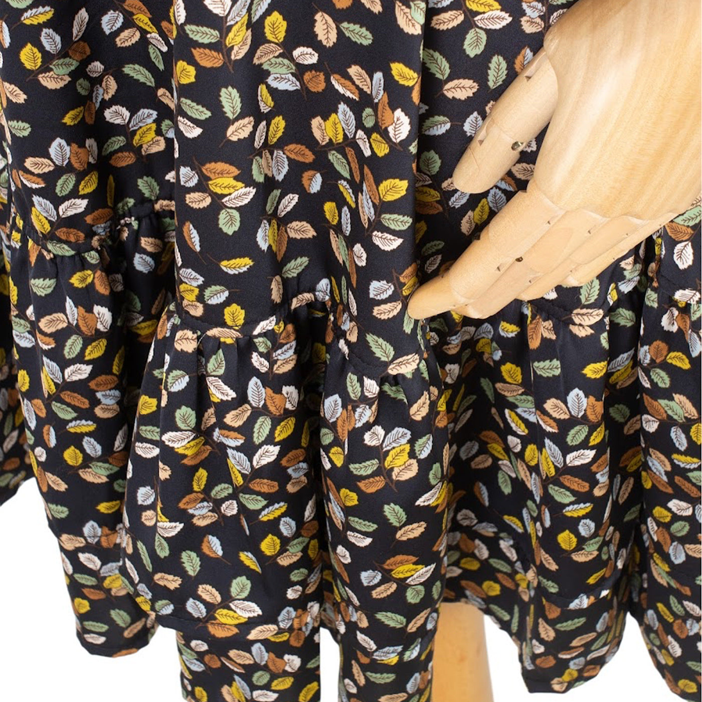 Leaf Print Dress with Neck Tie and Flounce Skirt