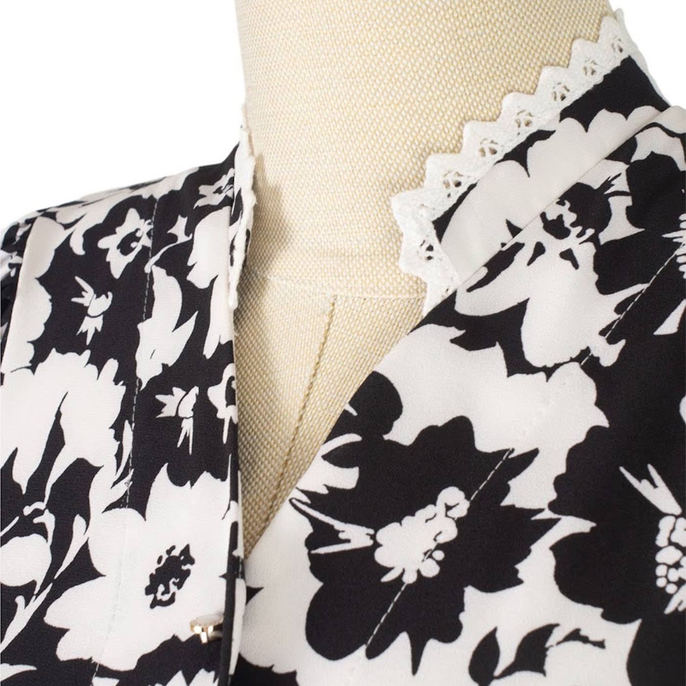 Floral Print Midi Dress with Wavy Collar and Button Detail